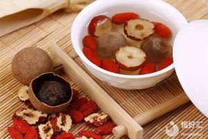 多囊卵巢综合症要如何治疗呢？医生：调理为主！