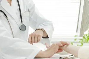 青岛市立医院女性看不孕不育挂什么科室？