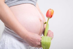 试管婴儿胚胎着床有什么症状或感觉？
