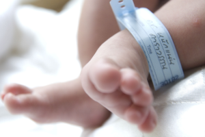 克罗米芬可以治疗卵巢萎缩吗?