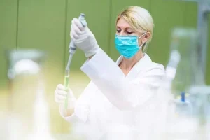 如何恢复男性多种无精症导致的不育生精功能?