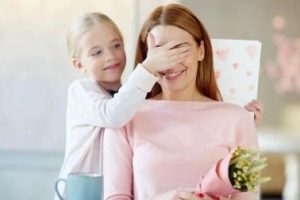 试管婴儿周期里，医生真的只看子宫内膜，不管卵泡吗？